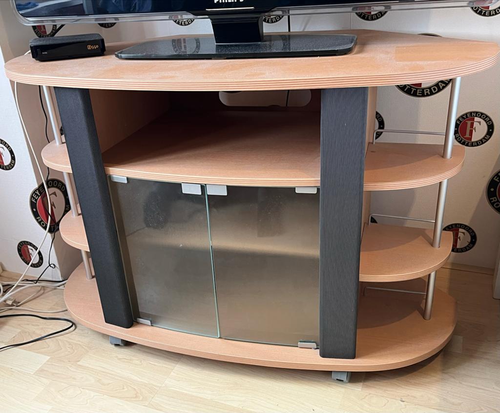 TV-meubel met glazen deurtjes en opbergruimte, Huis en Inrichting, Kasten | Computermeubels, Ophalen, Zo goed als nieuw