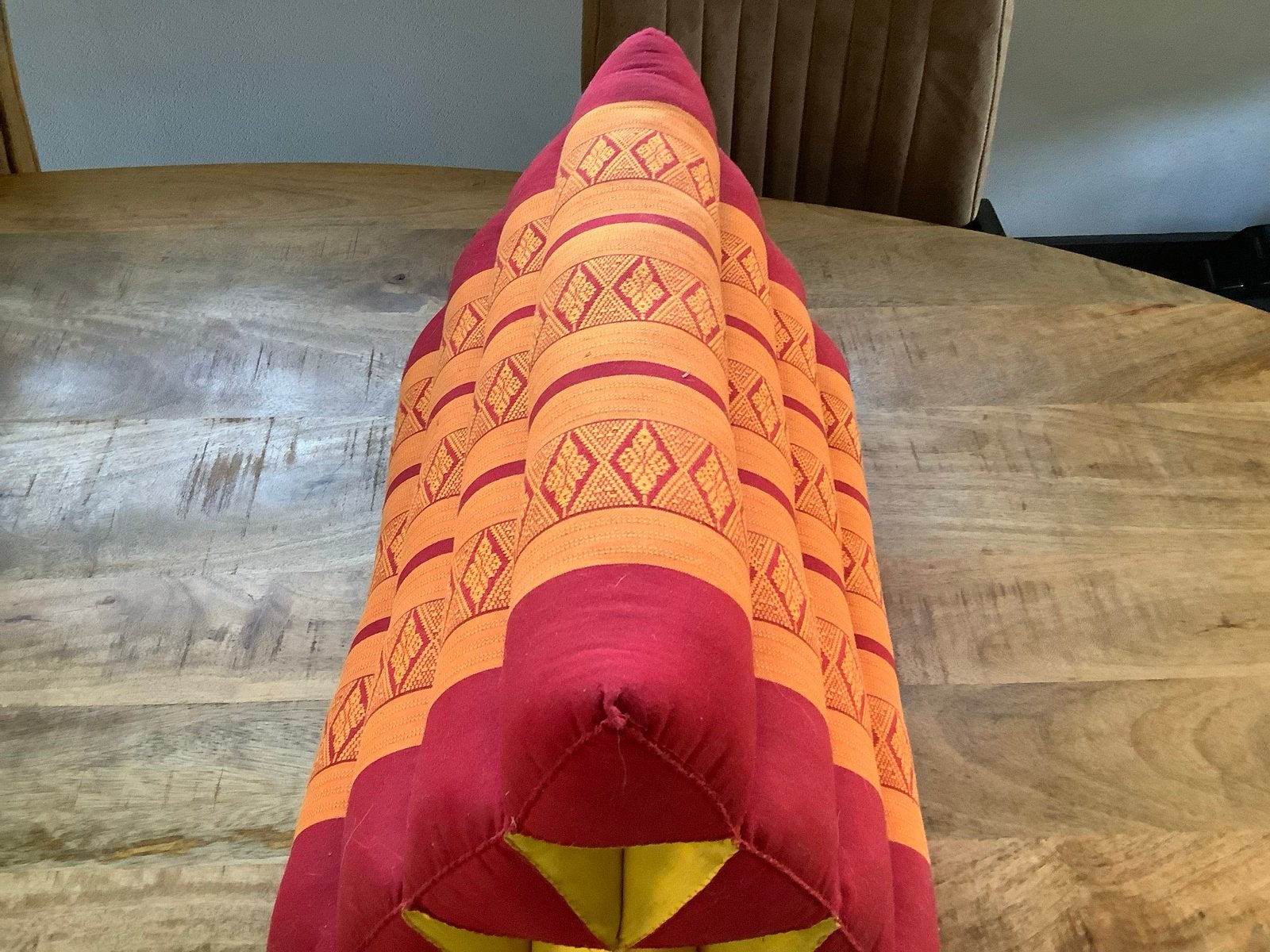 Thais driehoekskussen - rood/oranje, Ophalen, Overige merken, Gebruikt, Overige vormen