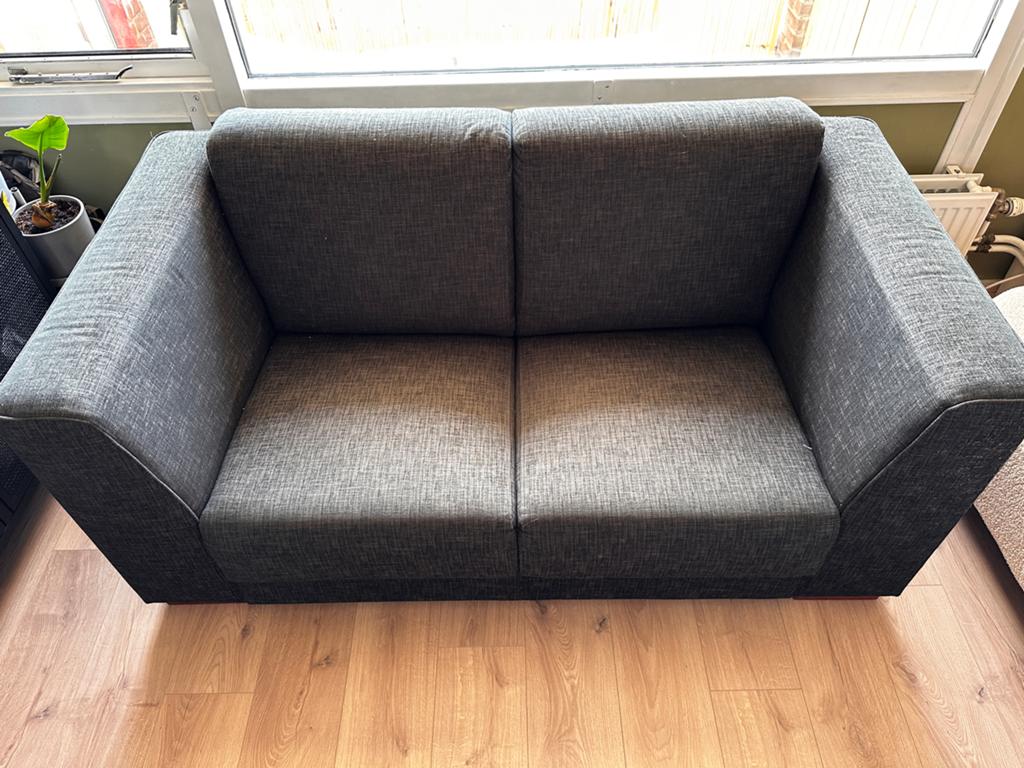Comfortabele tweepersoonsbank - Donkergrijs, Huis en Inrichting, Banken | Bankstellen, Gebruikt, 150 tot 200 cm, Tweepersoons