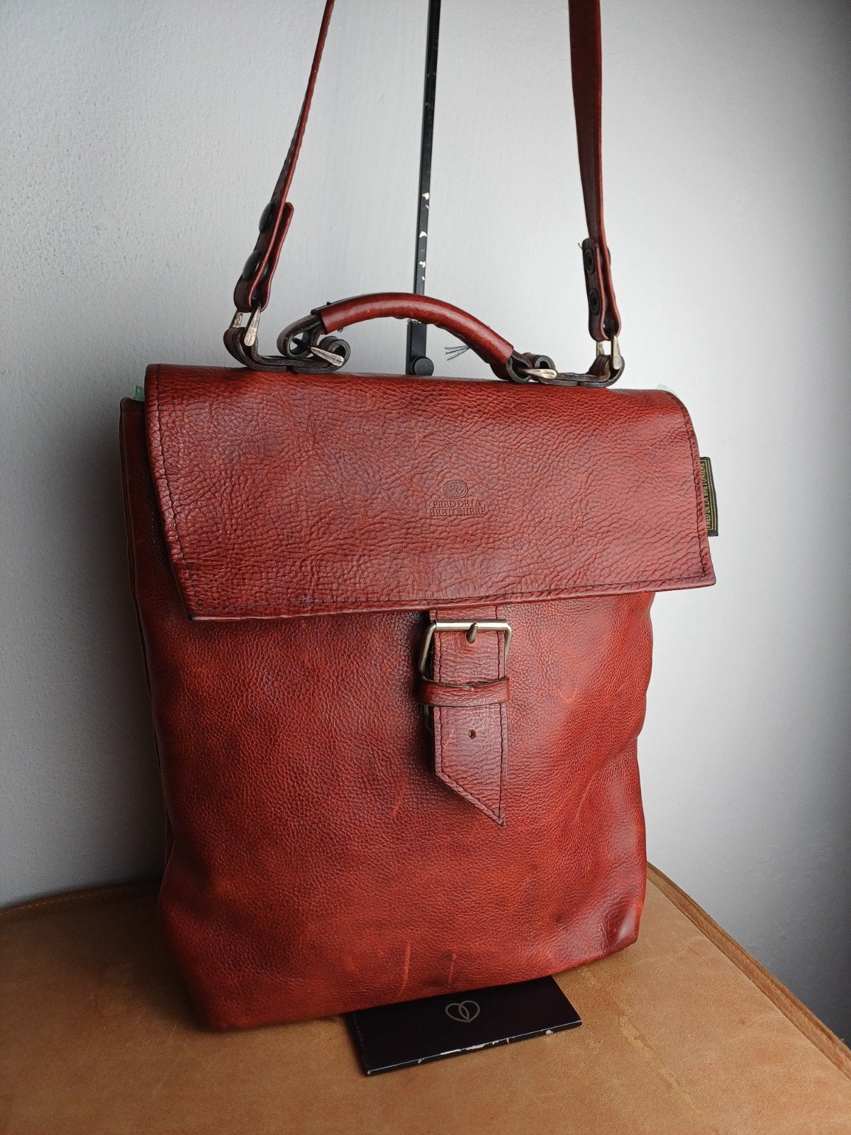 Vintage schoudertas rood Fred de la Bretoniere, Ophalen of Verzenden, Gebruikt, Rood, Schoudertasje