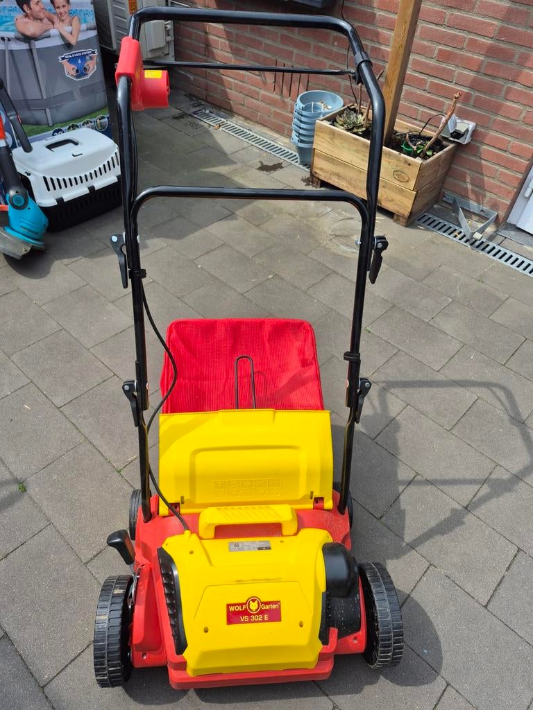 Wolf Garten VS 302 E Verticuteermachine, Tuin en Terras, Grasmaaiers, Gebruikt, Elektrische grasmaaier, 30 t/m 39 cm, Cirkelmaaier