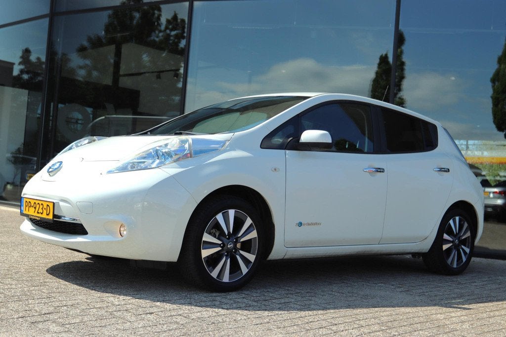 NISSAN LEAF TEKNA 30 KWH | LEDER | 360 CAMERA | KEY-LESS | N, Auto's, Nissan, Gebruikt, Wit, Leder, 30 kWh