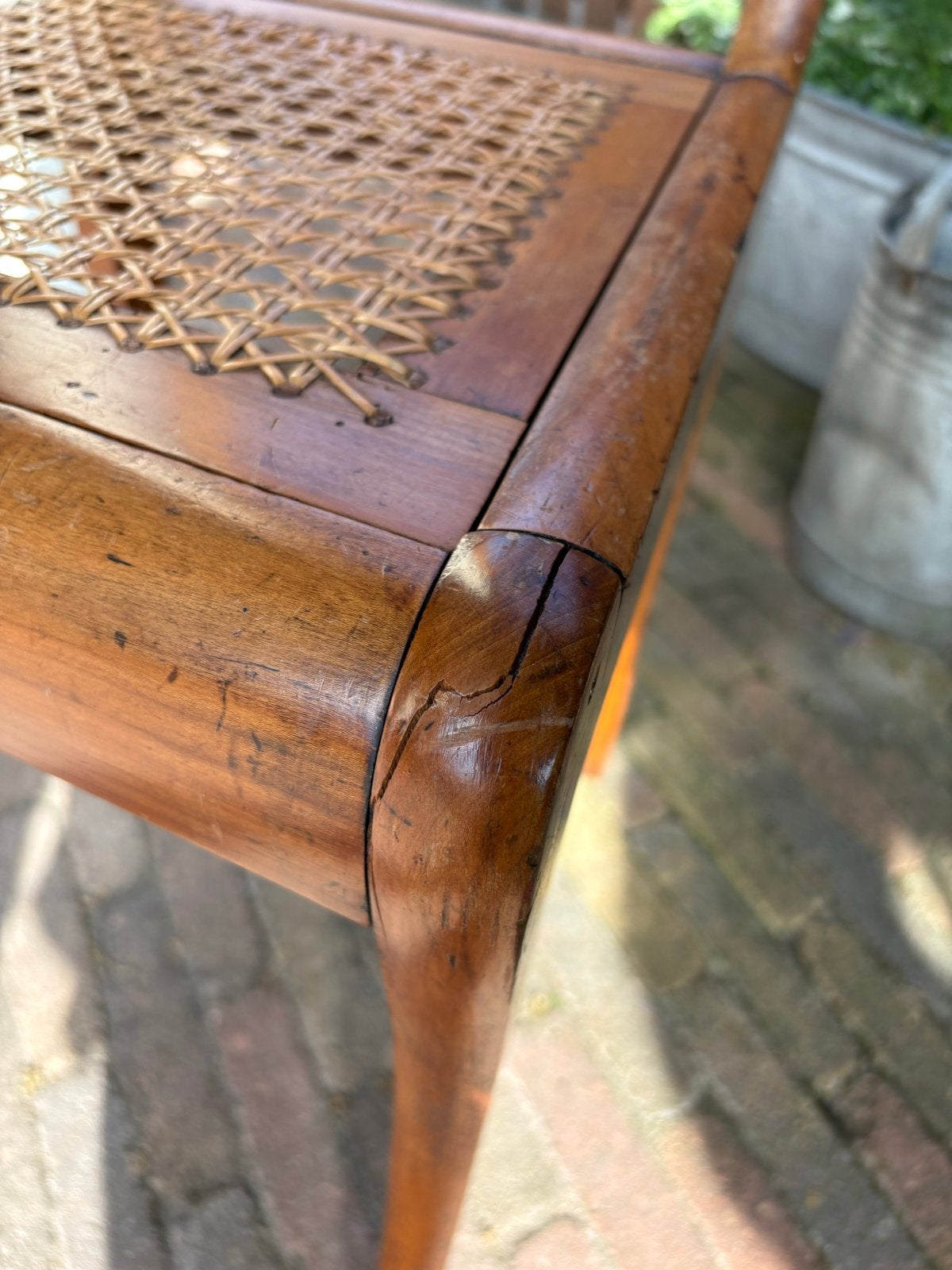Antieke Biedermeier stoel van kersenhout met rotan zitting, Ophalen