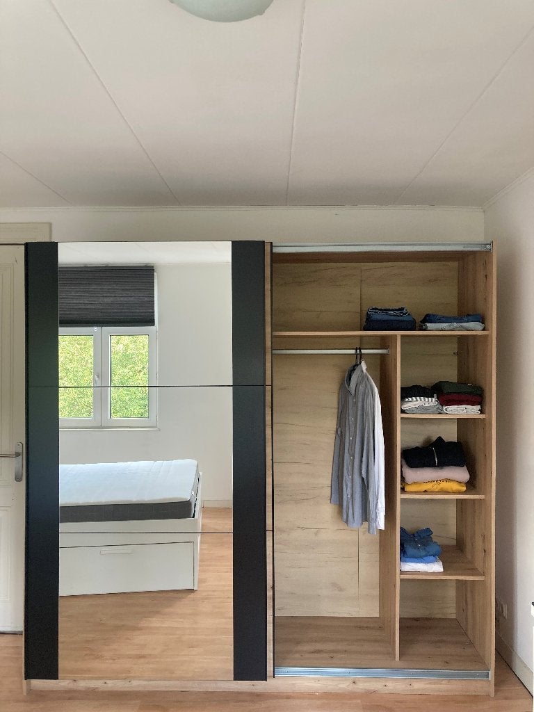 Kledingkast 217 cm (breedte) – eiken/zwart, Ophalen, Gebruikt, 200 cm of meer, Met plank(en)
