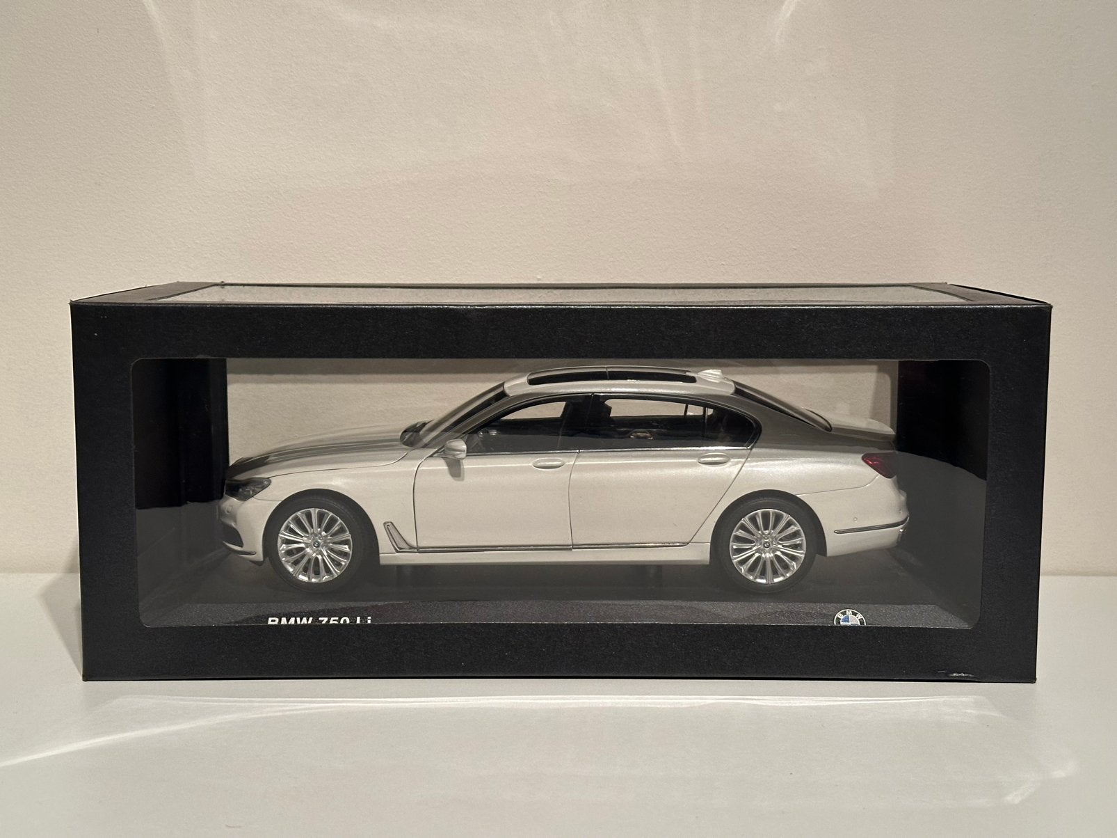 BMW 750Li XDrive G12 | Paragon | schaal 1:18 | Nieuw in doos, Ophalen of Verzenden, Zo goed als nieuw, Auto