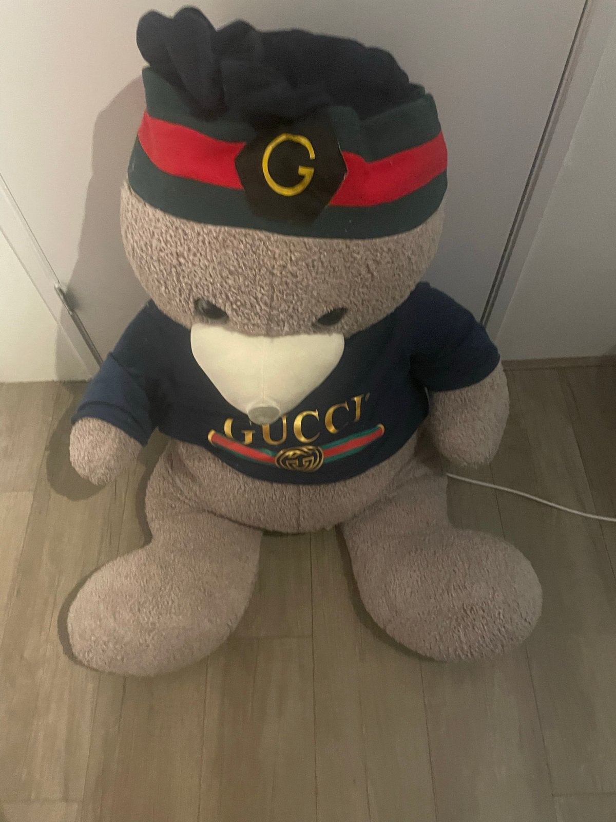 Grote knuffelbeer met Gucci-outfit, Gebruikt, Overige merken, Overige karakters, Beer