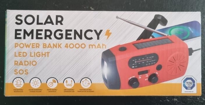Nieuwe noodradio met diverse oplaadmogelijkheden, 4000 MaH !, Ophalen of Verzenden, Nieuw, Radio