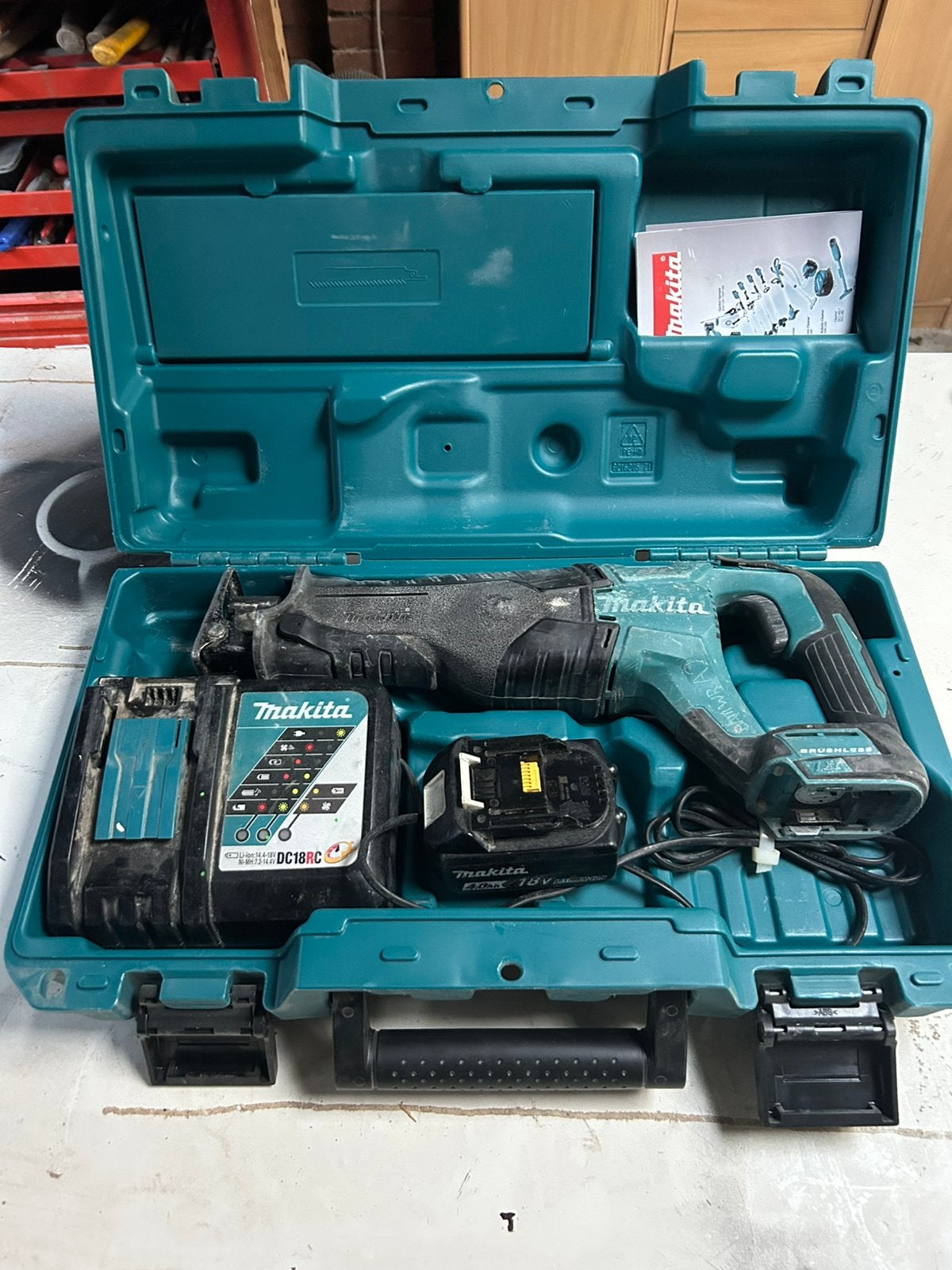 Makita 18v repozaag compleet, Ophalen of Verzenden, Zo goed als nieuw, Boormachine