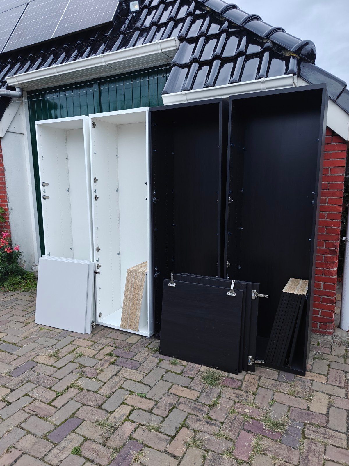 2 Ikea Besta kasten met planken en deuren, Huis en Inrichting, Kasten | Wandmeubels, Ophalen, Met deur(en), 200 cm of meer, Zo goed als nieuw