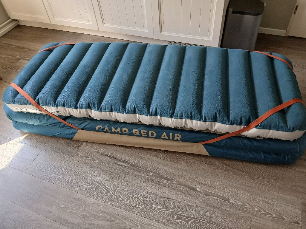 Quechua veldbed opblaasbaar met bijpassend luchtbed, Ophalen of Verzenden, Zo goed als nieuw, 1-persoons