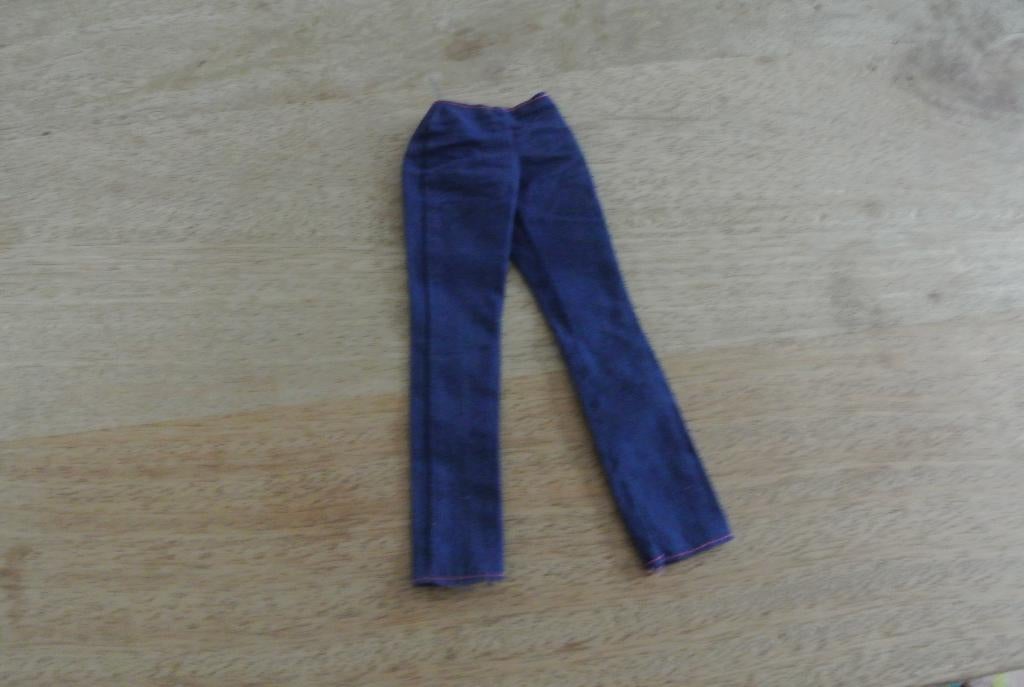 Barbie Kleertjes / nr 203, Ophalen of Verzenden, Zo goed als nieuw, Kleertjes