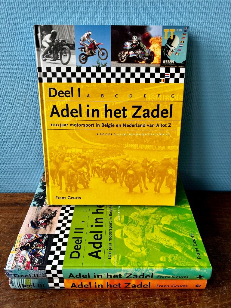 Complete set van 'Adel in het Zadel' 100 jaar motorsport, Ophalen of Verzenden, Gelezen, Algemeen
