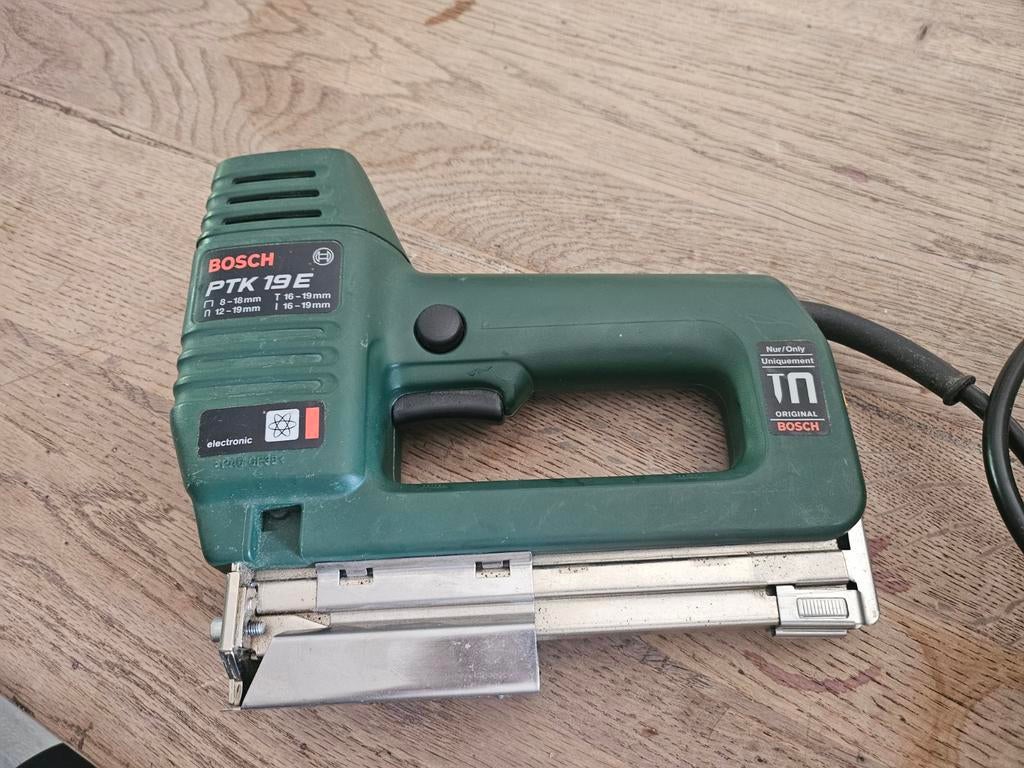 Nietmachine Bosch electrisch, Ophalen of Verzenden, Minder dan 600 watt, Decoupeerzaag, 30 tot 70 mm