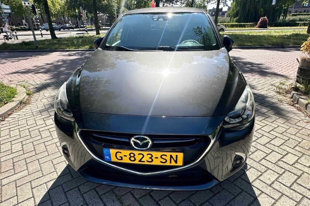 SLECHTS 32412km! Mazda 2 1.5 Skyactiv-g 90PK AUT 2019 Grijs, Auto's, Voorwielaandrijving, Dealer onderhouden, Stof, 40 €/maand