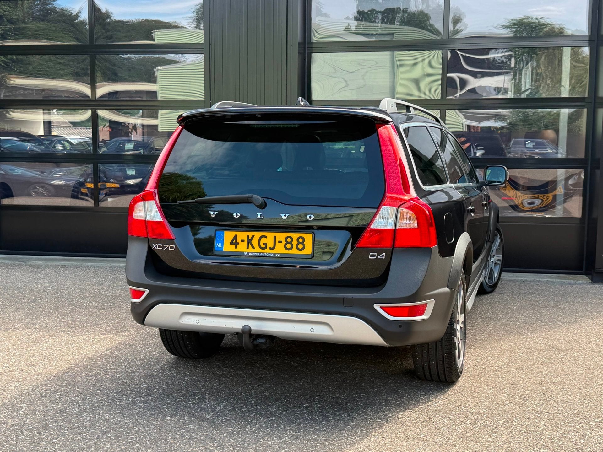 Volvo XC70 2.0 D4 FWD Momentum Navi Camera Schuifdak Xenon, Auto's, Volvo, Euro 5, Gebruikt, 1984 cc, XC70