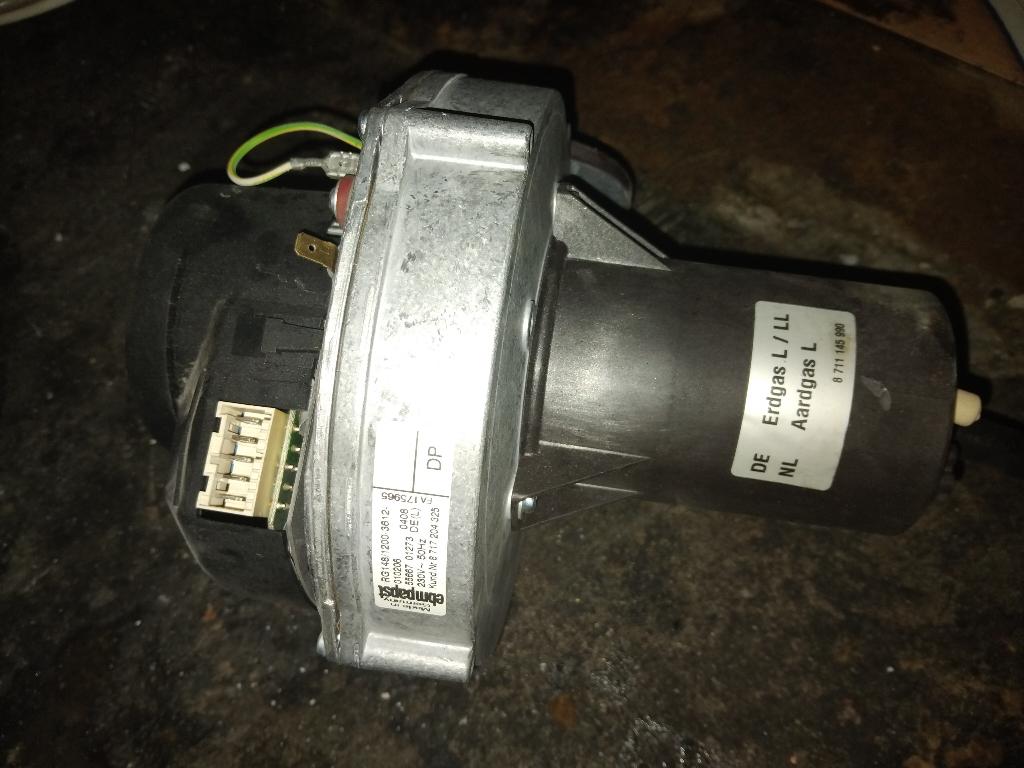 Bosch 30 Hrc EBM PAPST fan RG148/1200-3612, Doe-het-zelf en Verbouw, Geisers en Boilers, Gebruikt, Minder dan 3 jaar oud, Minder dan 20 liter