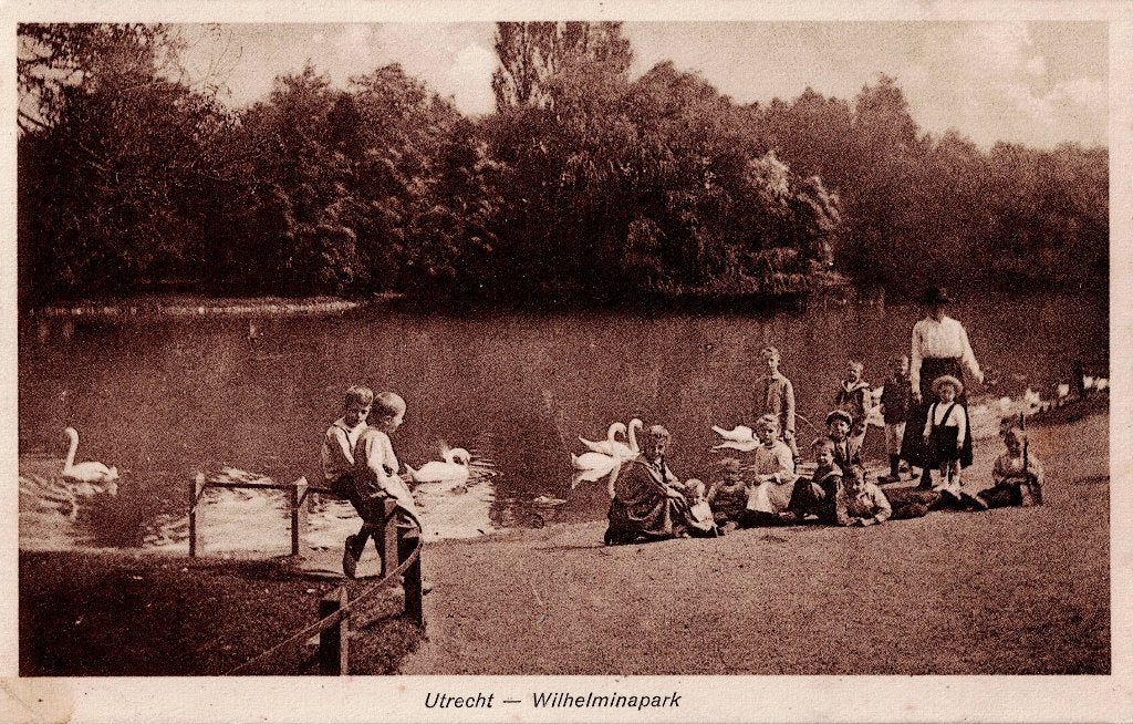Utrecht – Wilhelminapark. Gelopen Bodegraven 1930 Tekst., Verzamelen, Ansichtkaarten | Nederland, Ophalen of Verzenden, 1920 tot 1940