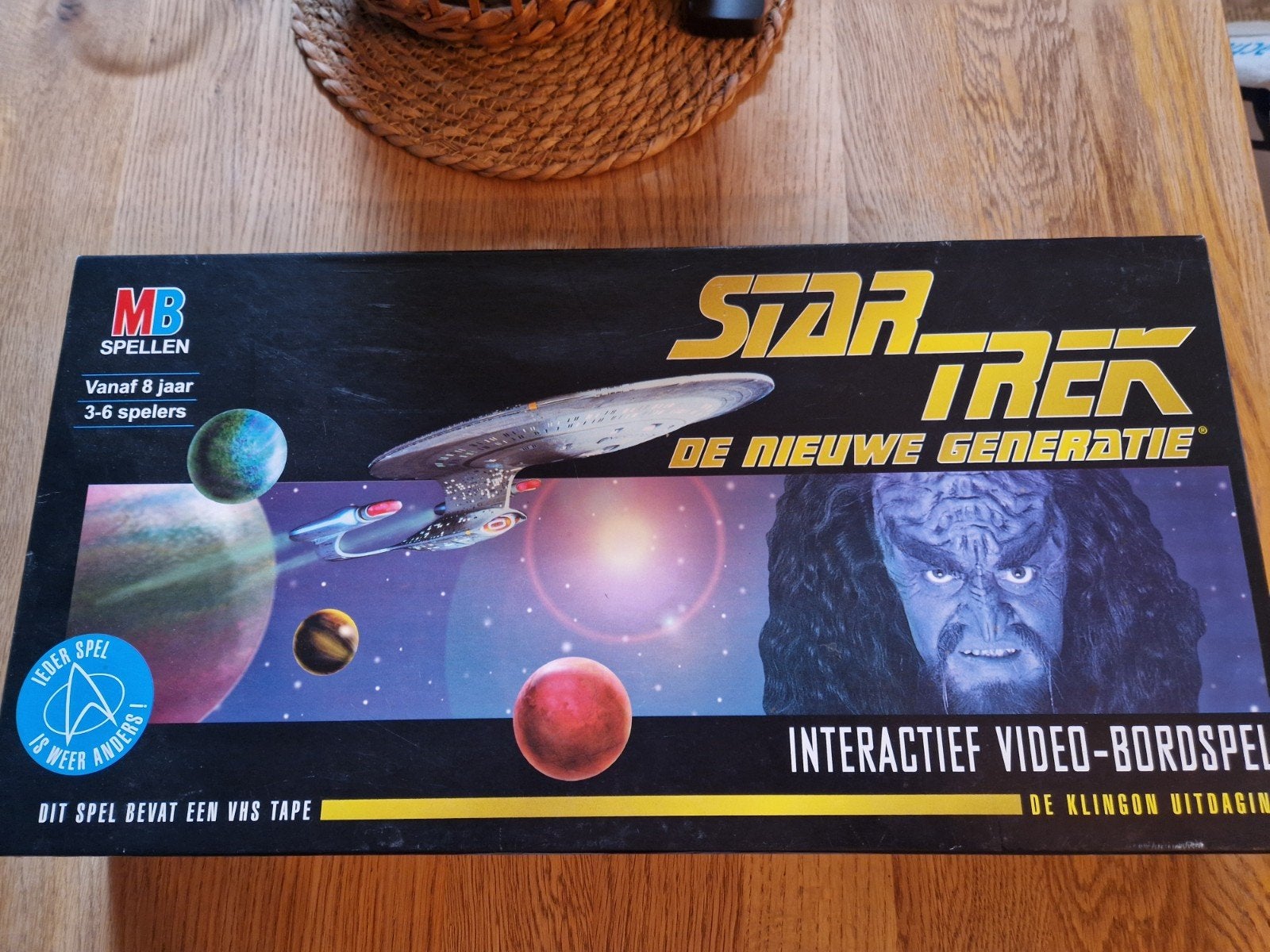 Star Trek de nieuwe generatie interactief video-bordspel, Hobby en Vrije tijd, Vijf spelers of meer, Ophalen of Verzenden, Zo goed als nieuw