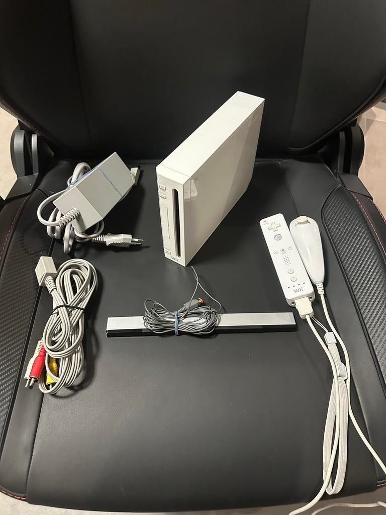 Complete Wii console met 3 spellen naar keuze, Spelcomputers en Games, Spelcomputers | Nintendo Wii, Gebruikt, Met 1 controller