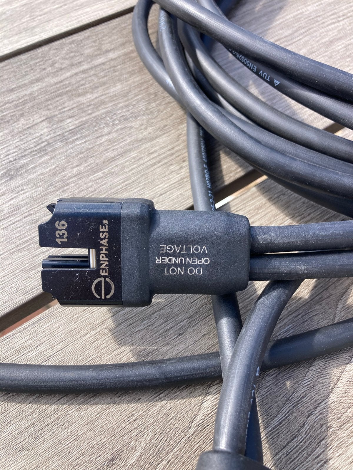 Enphase IQ7A Micro-omvormers met Q-kabel (4 stuks), Ophalen of Verzenden, Zo goed als nieuw