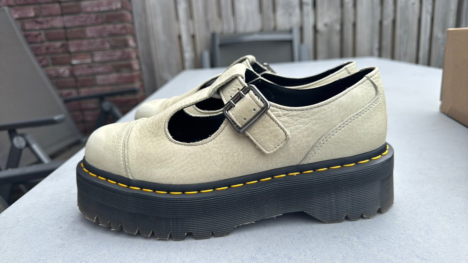 Dr Martens Mary Jane Bethan hoge zool maat 41, Kleding | Dames, Schoenen, Beige, Zo goed als nieuw, Sandalen of Muiltjes, Ophalen of Verzenden