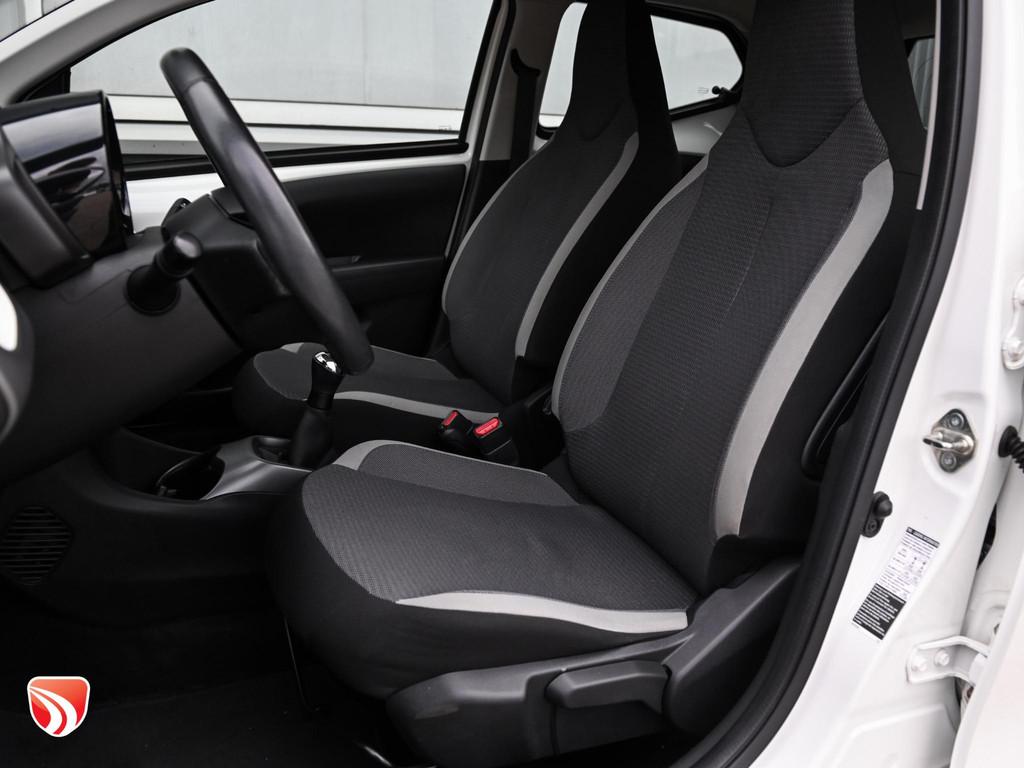 Toyota Aygo 1.0 VVT-i x-play 72pk | Apple CarPlay | Camera |, Voorwielaandrijving, Stof, Gebruikt, Euro 6