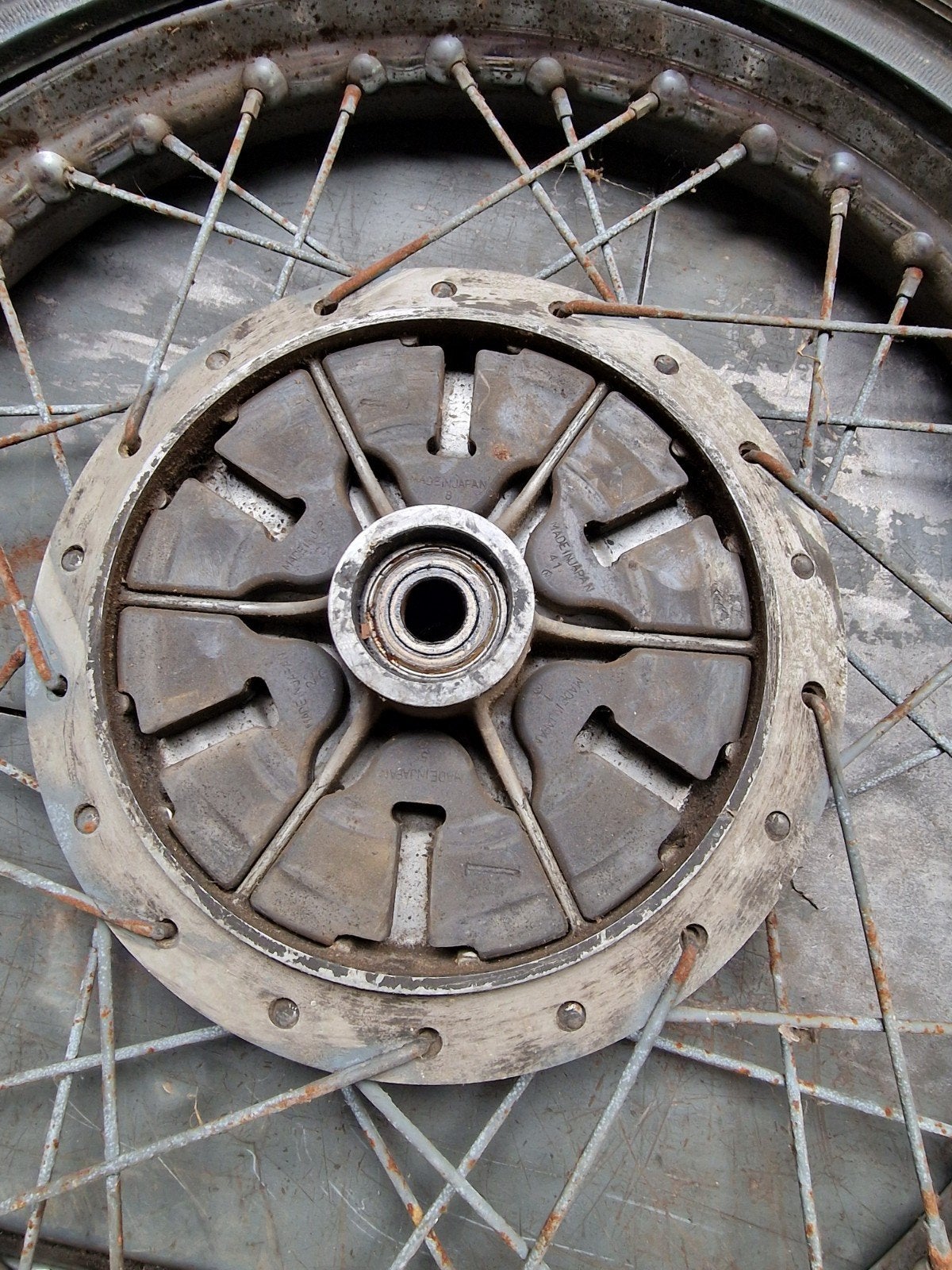 Suzuki GT250 achterwiel, nog goes te gebruiken., Ophalen of Verzenden, Overige typen