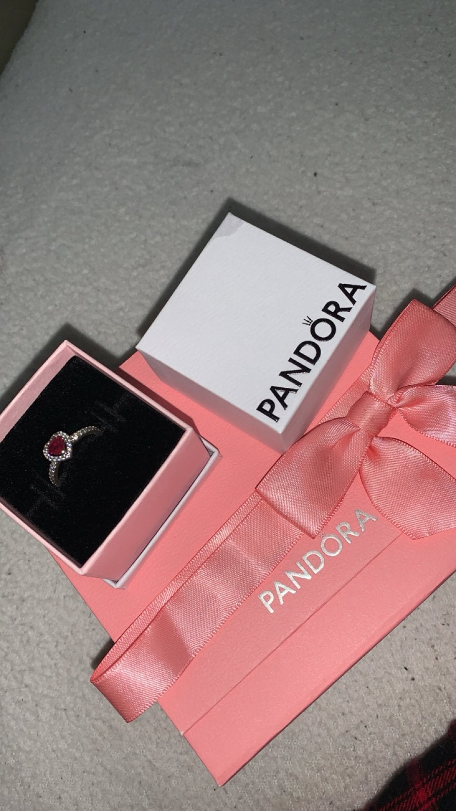Pandora ring-rood, Ophalen, Nieuw