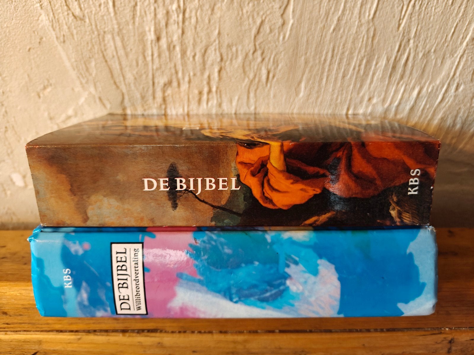 2 X Een Bijbel, Willibrordvertaling., Ophalen of Verzenden, Zo goed als nieuw