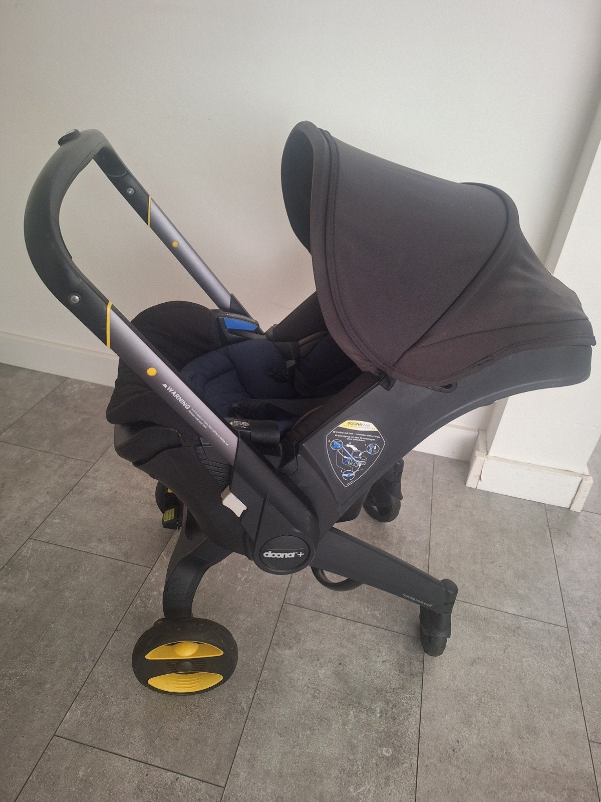Doona kinderwagen/maxicosi, Overige merken, Autogordel, Ophalen of Verzenden, Zo goed als nieuw