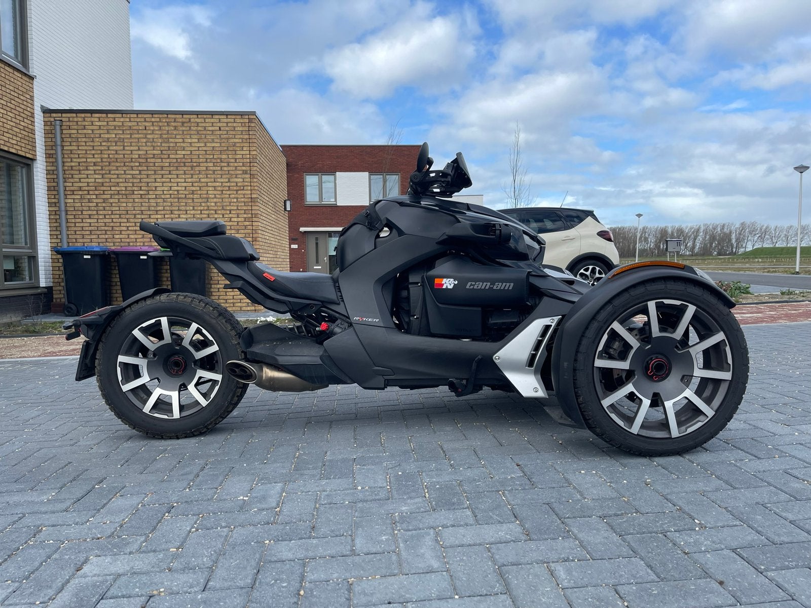 Can-am Ryker 900 Rally, 900 cc