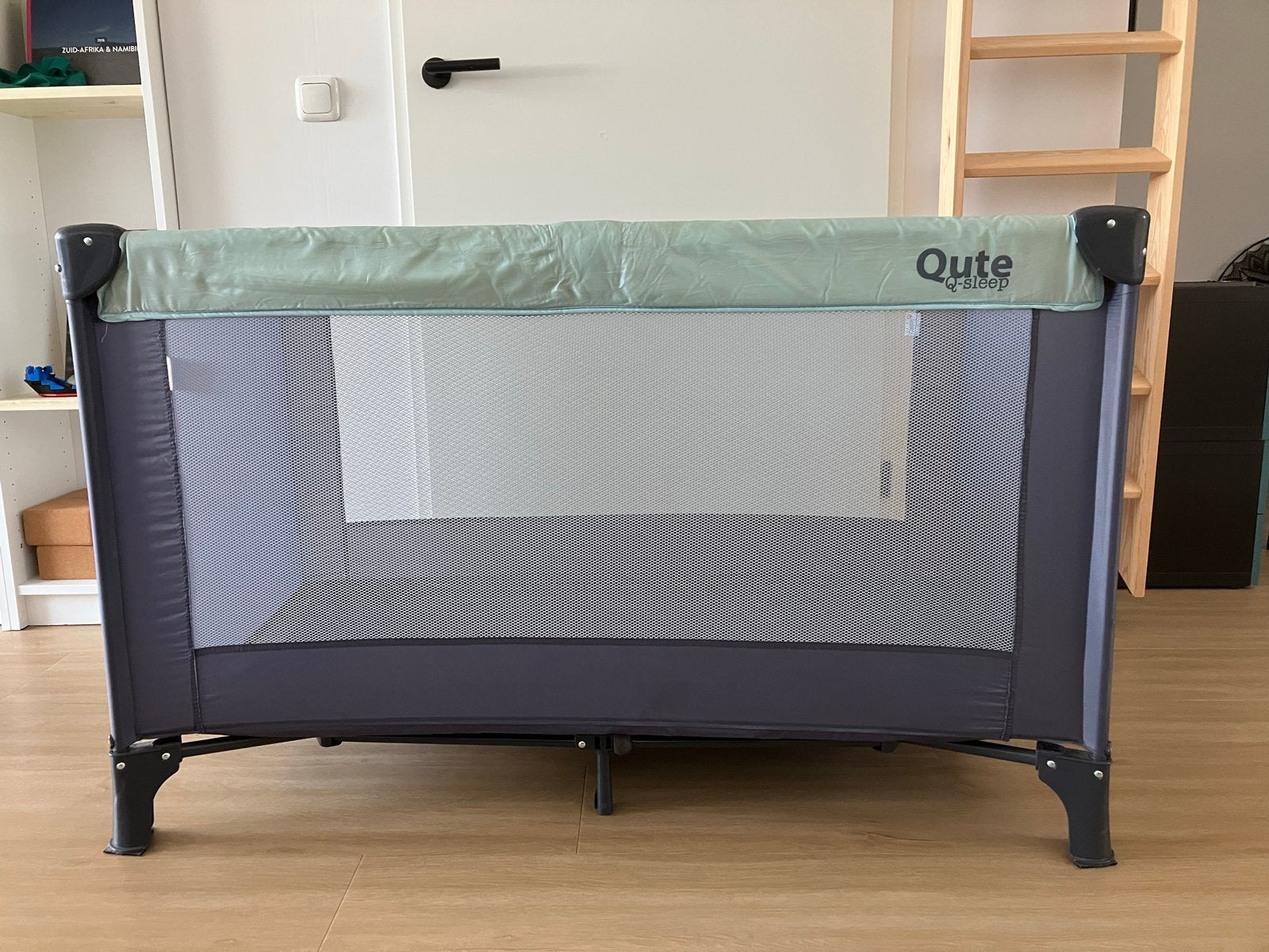 Qute Q-sleep Reisbedje - Grijs/Groen, Ophalen, Zo goed als nieuw, Reisbedje