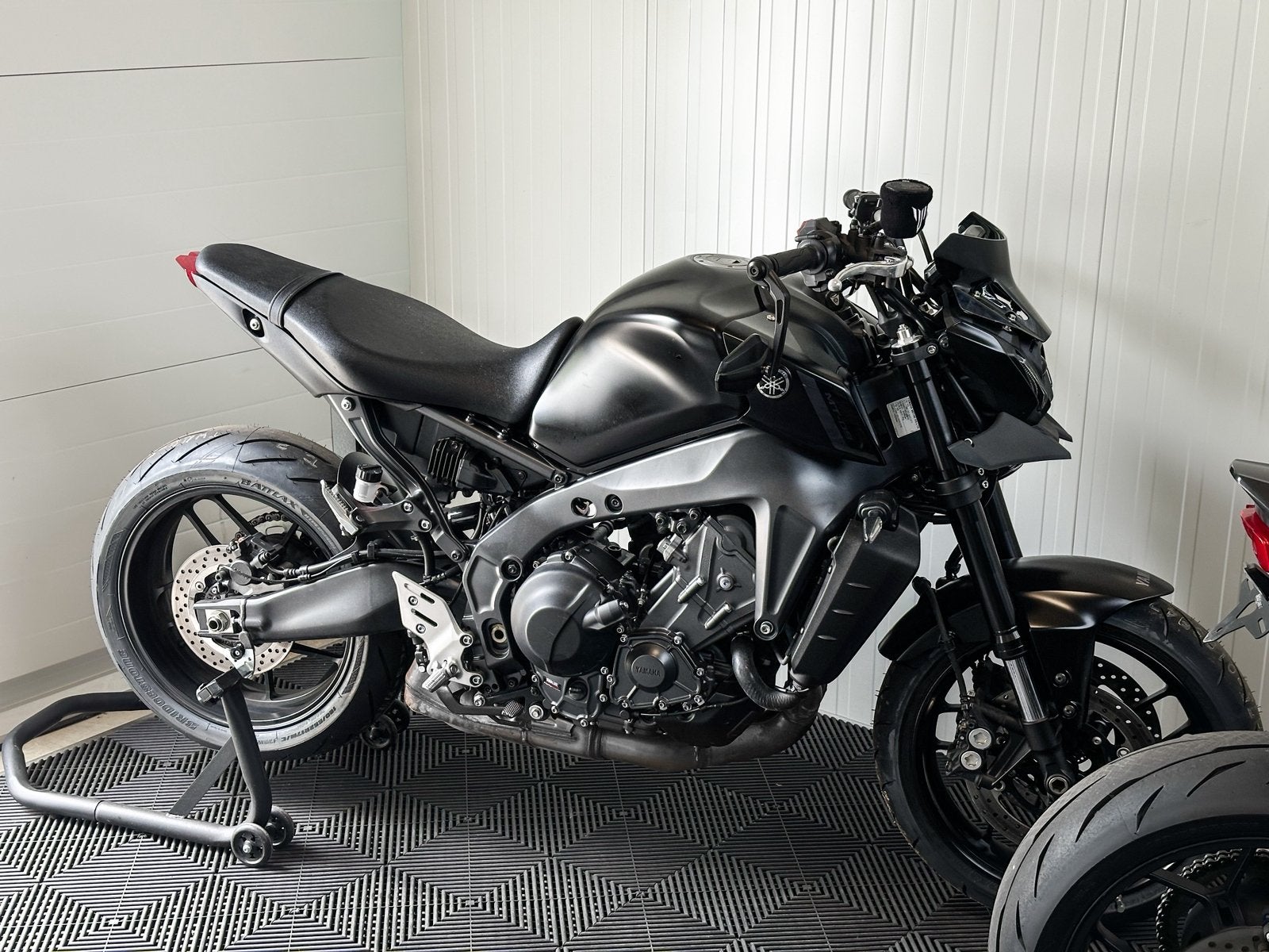 Yamaha MT-09 A2 35KW in nieuwstaat lage km-stand, Traction Control, 899 cc, -, Bedrijf