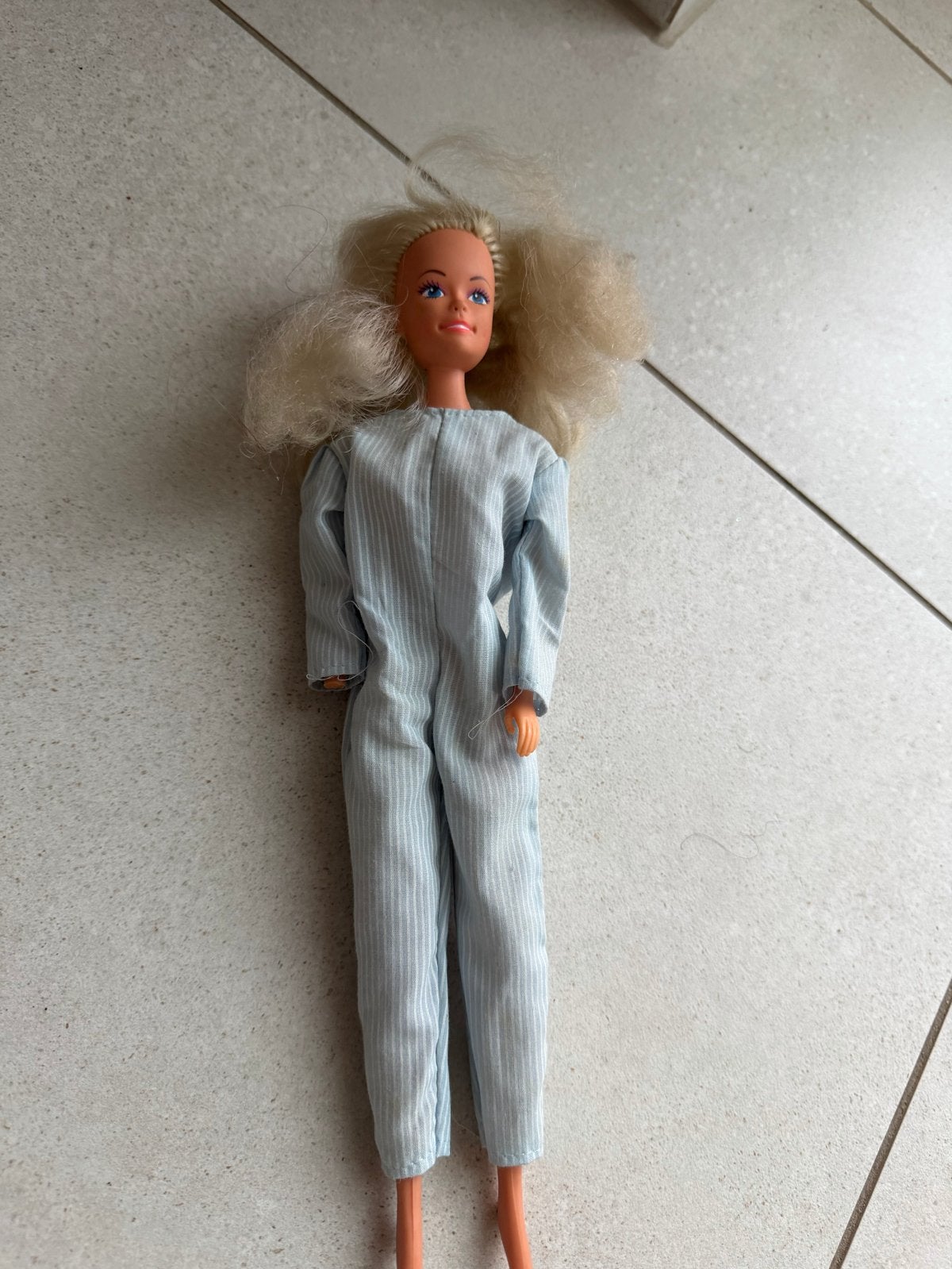 Vintage Barbie pop met blond haar en blauwe ogen, Kinderen en Baby's, Speelgoed | Poppen, Ophalen of Verzenden, Gebruikt, Barbie