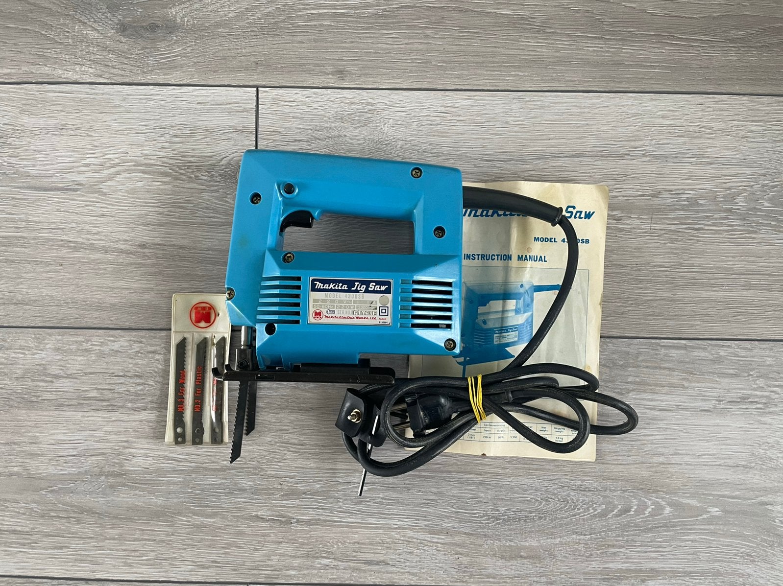 Makita 4300SB decoupeerzaag met zaagjes en handleiding, Decoupeerzaag, Ophalen of Verzenden, Zo goed als nieuw, 30 tot 70 mm