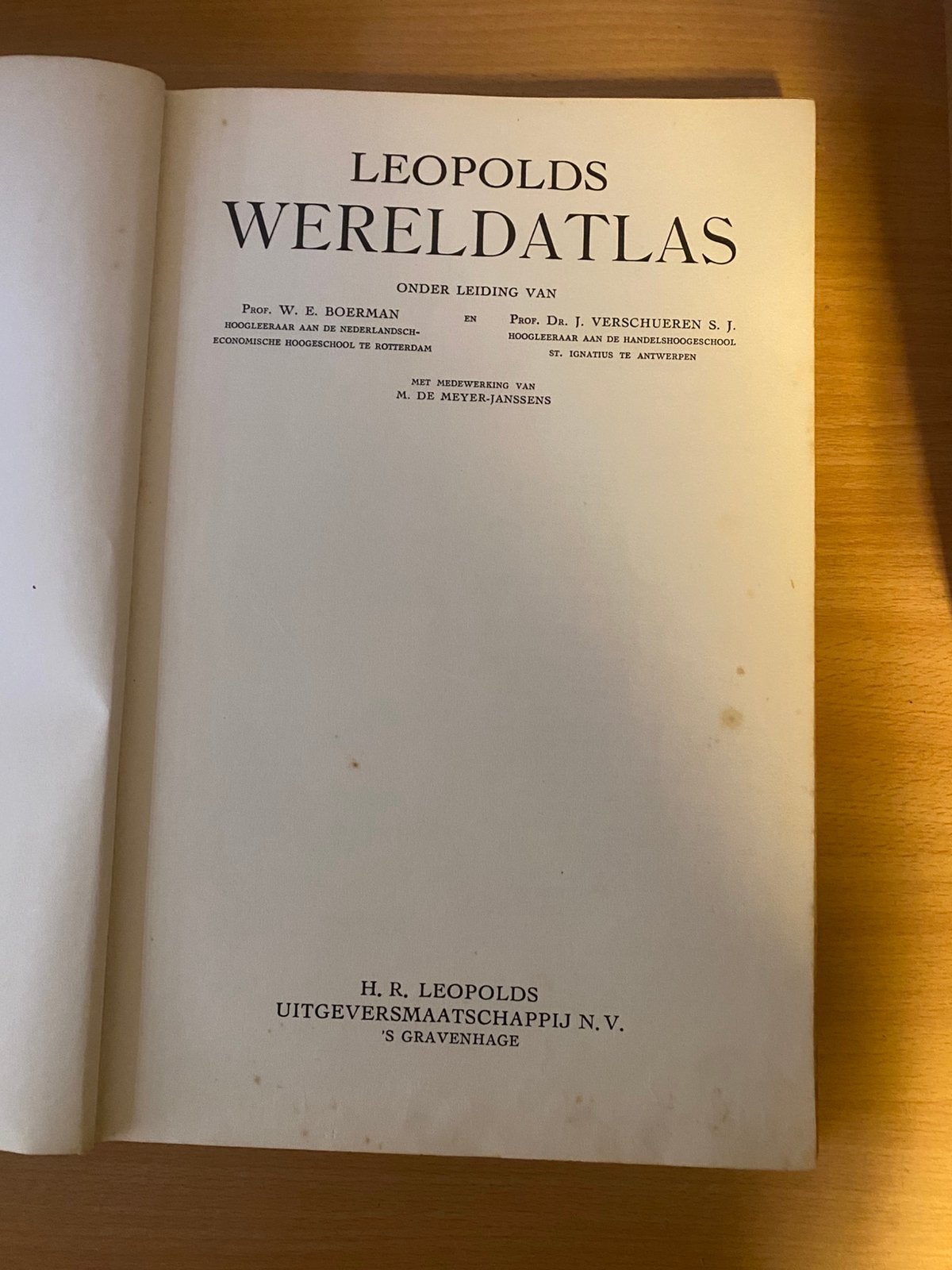 Oude Wereldatlas met linnen kaft, Ophalen, Gelezen, Overige onderwerpen