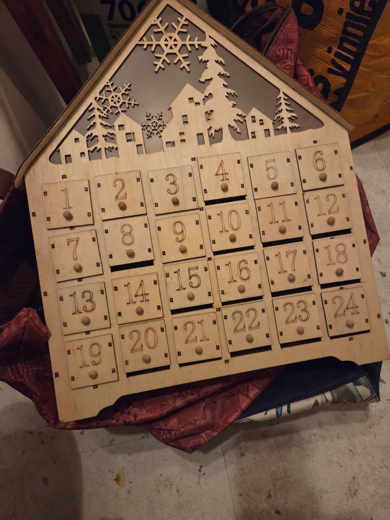 Advents kalender, Kinderen en Baby's, Speelgoed | Houten speelgoed, Ophalen of Verzenden, Zo goed als nieuw