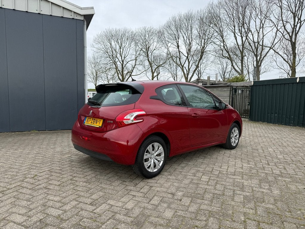 Peugeot 208 1.2 VTi Active Airco/CruiseControl/Navi, Auto's, Voorwielaandrijving, Euro 5, Gebruikt, 31 €/maand