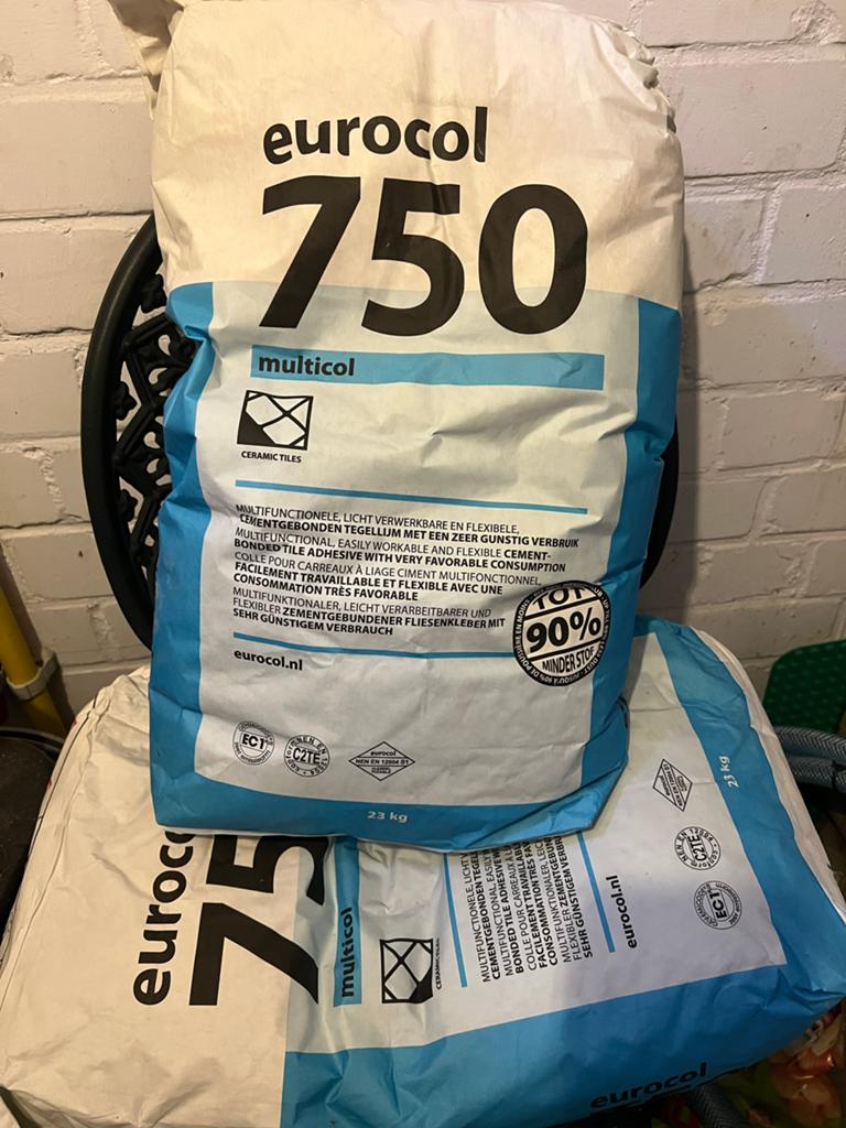 2,5 zak (55kg) Eurocol 750 Multicol cementgebonden tegellijm, Ophalen, Overige typen, Nieuw, Minder dan 20 cm