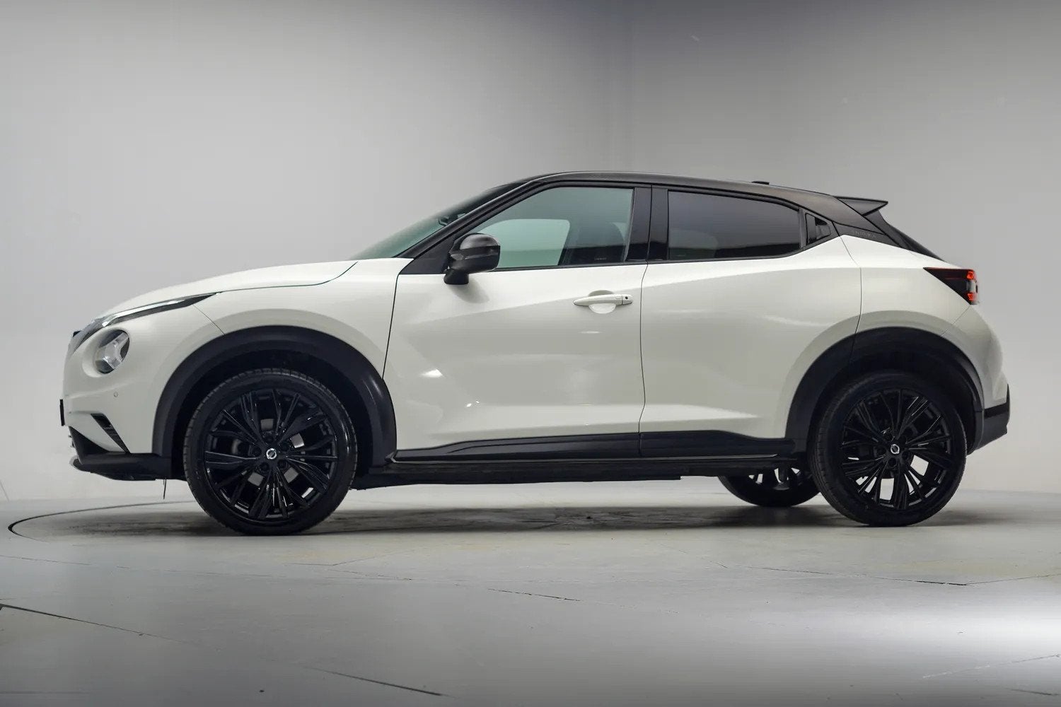 Nissan Juke 1.0 DIG-T Enigma Aut. [ Navi Apple/Android Camer, Automaat, Wit, Origineel Nederlands, Bedrijf