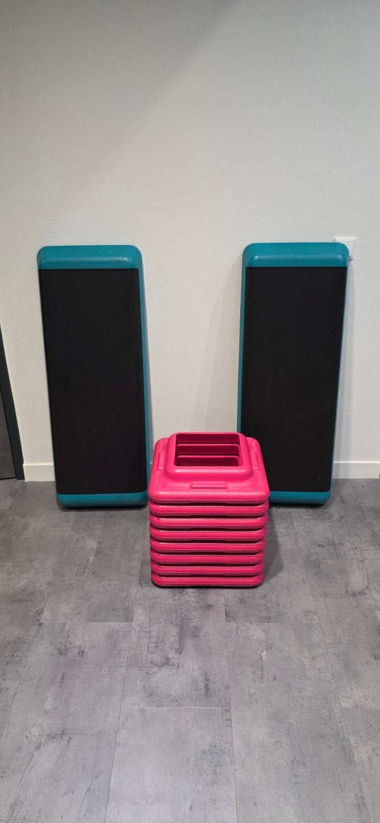 The Step Aerobic Stepbank met Verhogers, Sport en Fitness, Fitnessmaterialen, Ophalen of Verzenden, Gebruikt, Buik, Stepbank