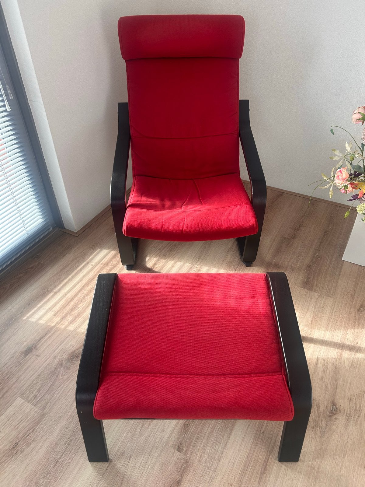 IKEA Poäng stoel met voetenbank - Rood, Ophalen, Gebruikt, 75 tot 100 cm, 50 tot 75 cm