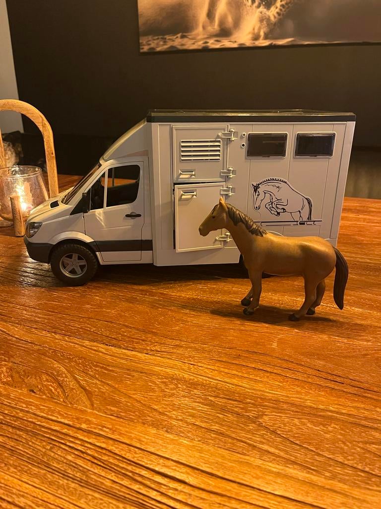 Bruder Mercedes Sprinter paardenwagen met paard, Ophalen of Verzenden, Zo goed als nieuw