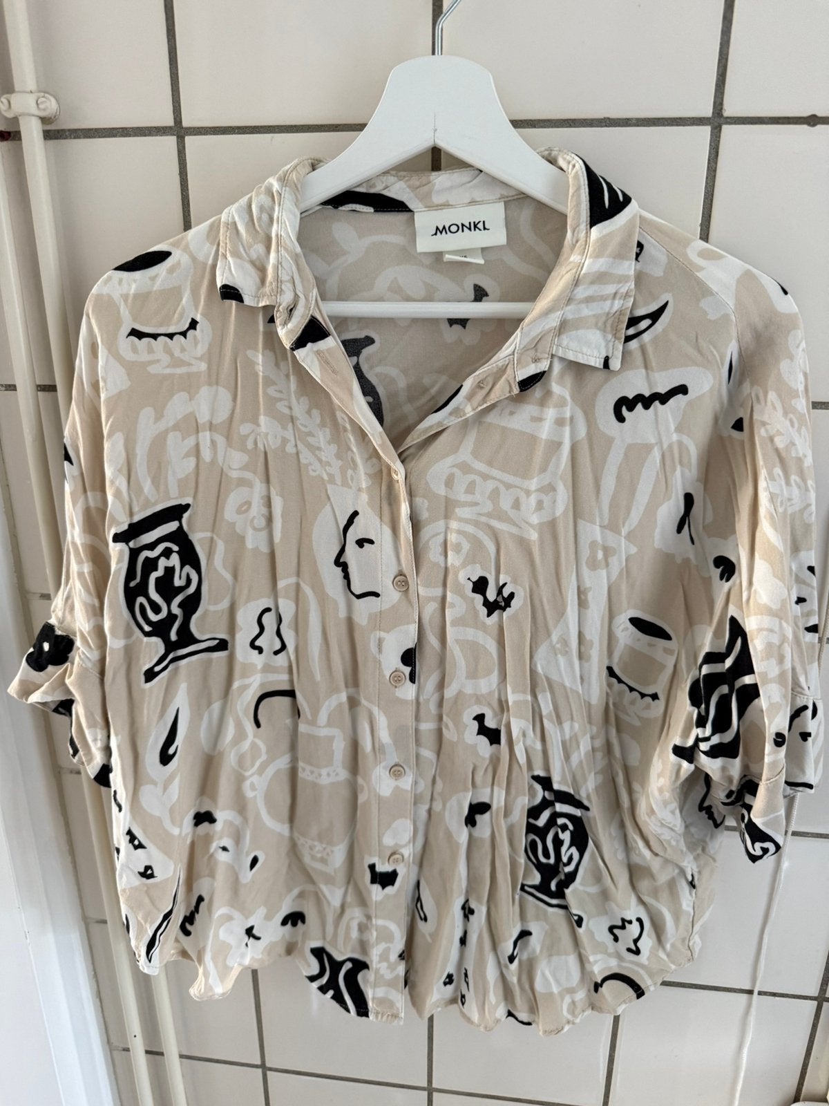 Monki blouse, Ophalen of Verzenden, Gedragen, Maat 34 (XS) of kleiner, Beige