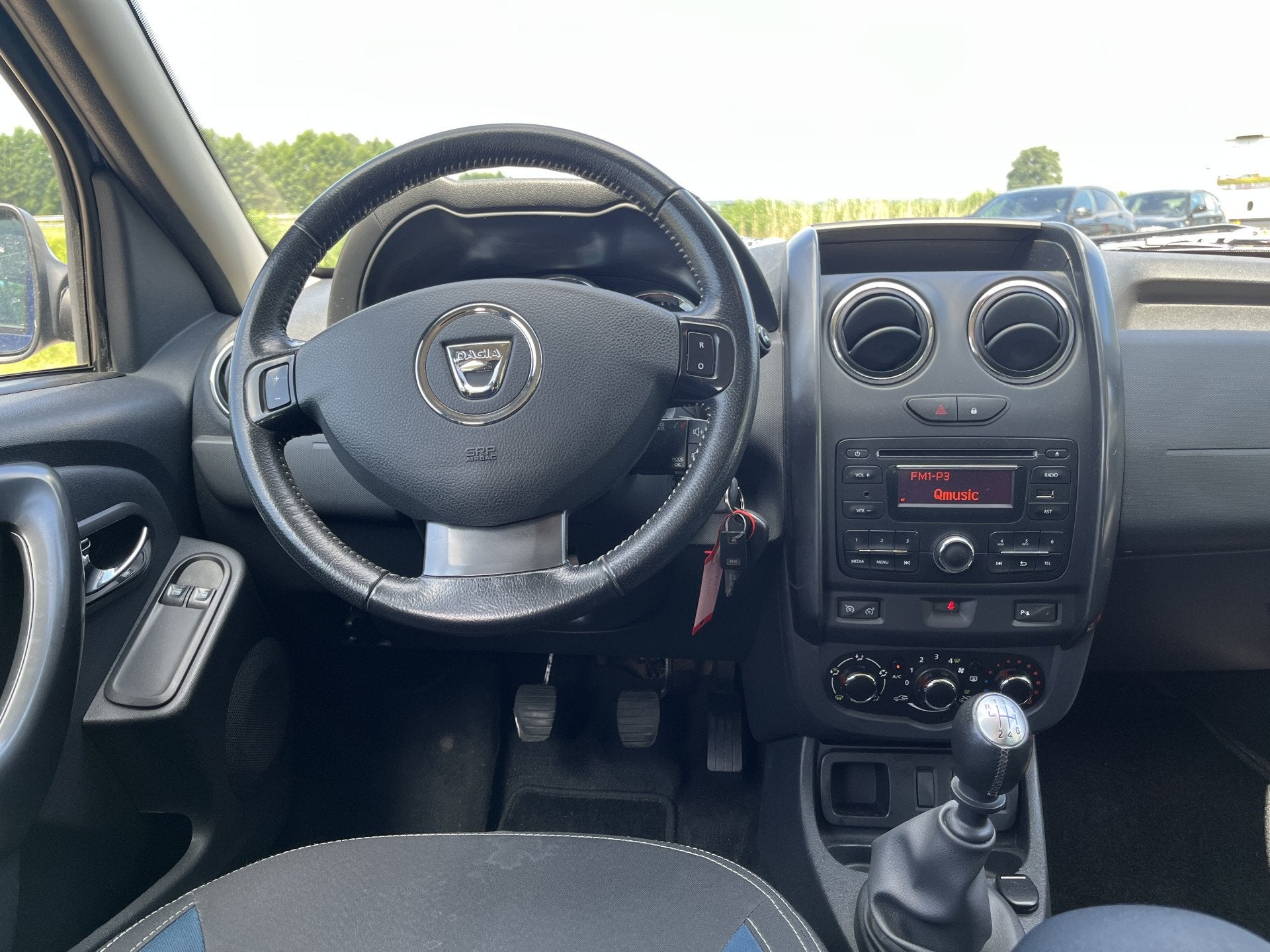Dacia Duster 1.2 TCe 4x2 Prestige 126PK / Trekhaak / Airco /, Auto's, Stof, Gebruikt, Bedrijf, Handgeschakeld
