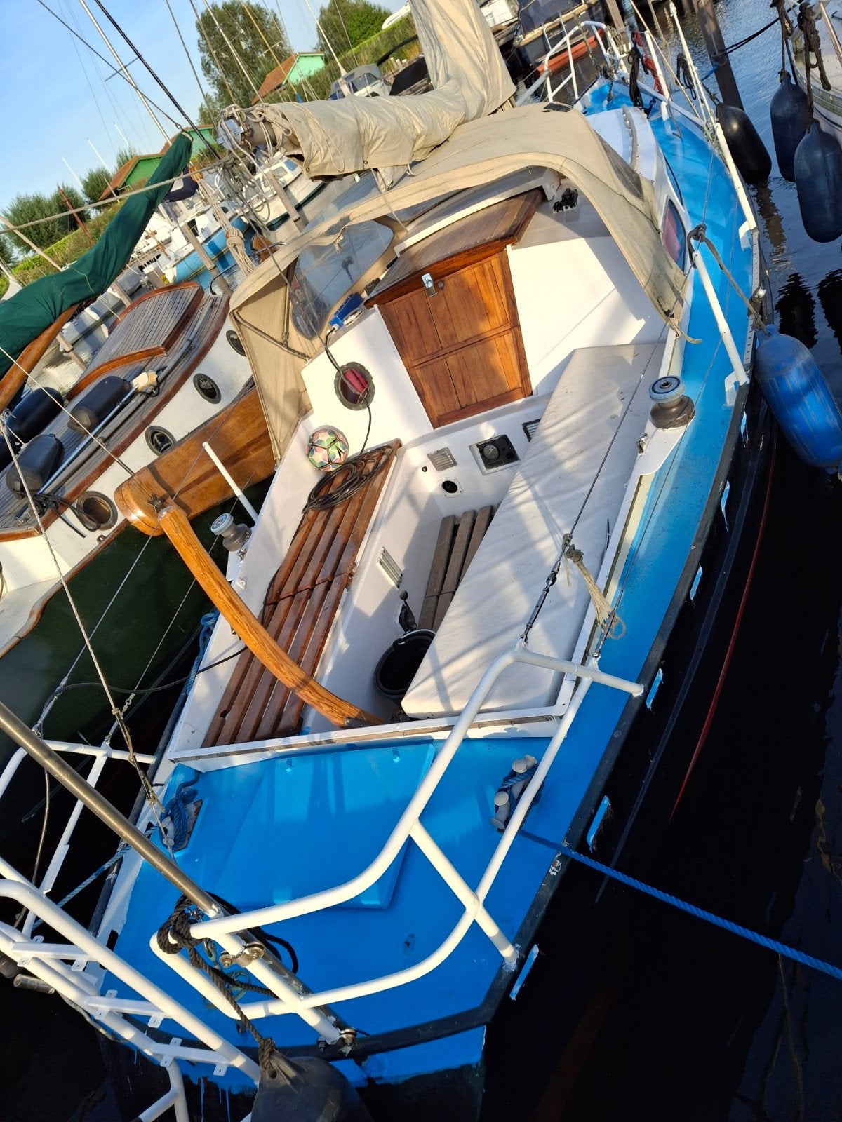 Stalen kajuit zeilboot  L 8.50 x B 250 x D 135., Ophalen