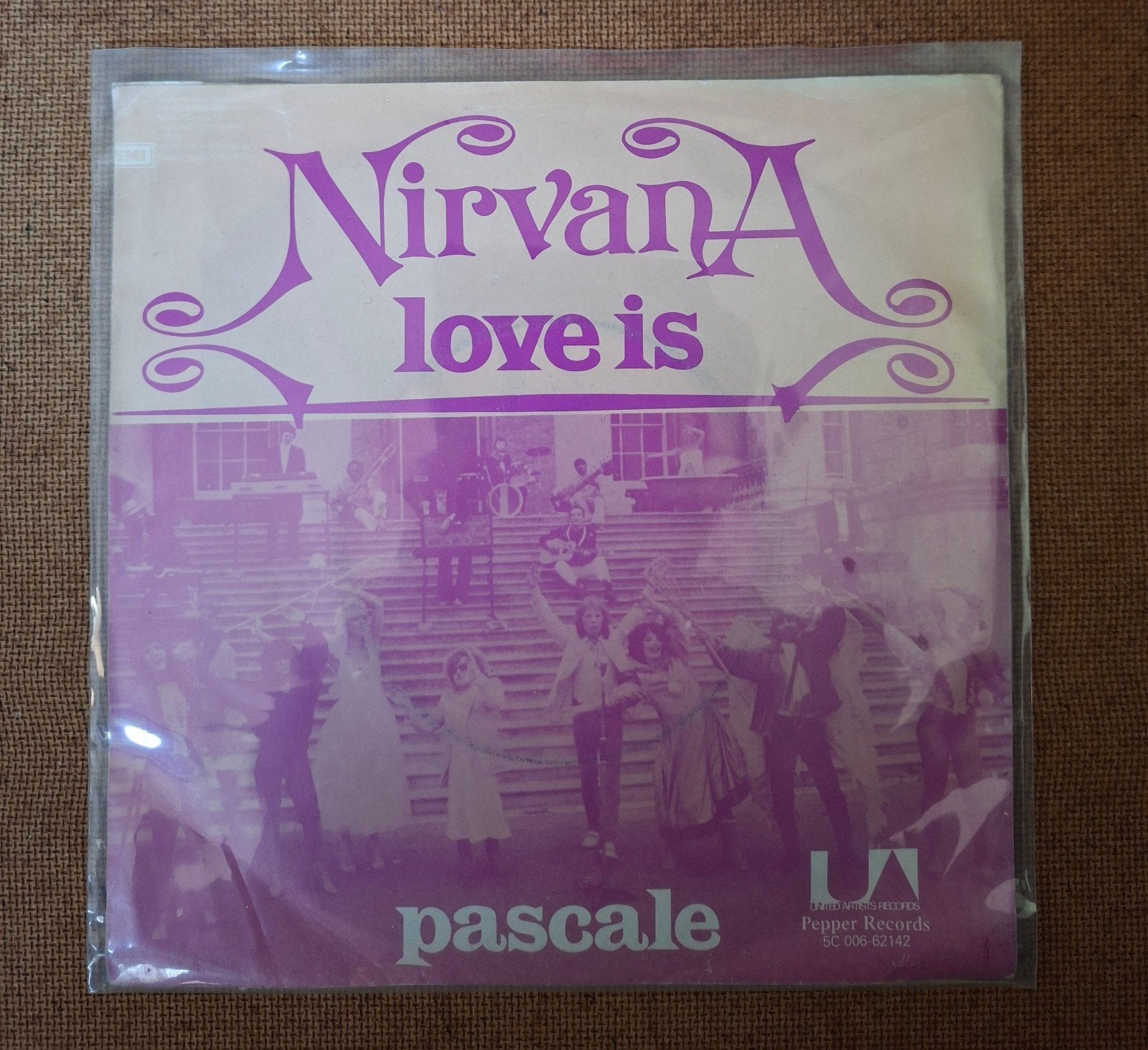 Nirvana - Love is - Single is TOP, Cd's en Dvd's, Vinyl Singles, Ophalen of Verzenden, Gebruikt, 7 inch, Pop