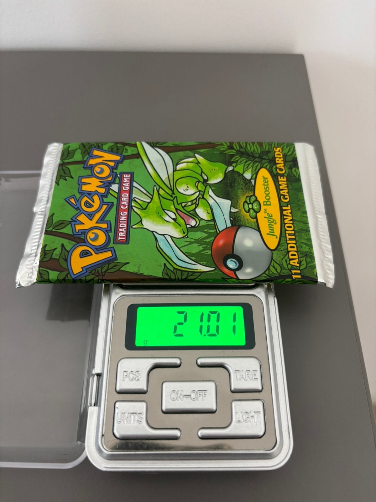 Pokemon WOTC Jungle Unlimited booster pack HEAVY sealed 1999, Hobby en Vrije tijd, Verzamelkaartspellen | Pokémon, Ophalen of Verzenden