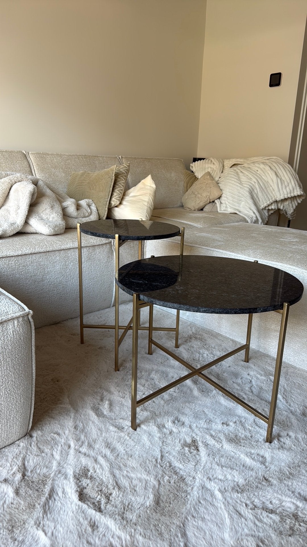 Salontafel Loods 5 - Gouden poten met zwart blad, Huis en Inrichting, Tafels | Salontafels, Ophalen, Gebruikt, Rond, 50 tot 100 cm
