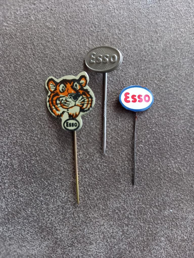Speldjes Esso, Verzamelen, Ophalen of Verzenden, Gebruikt